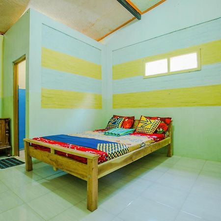 Gandrung Payungan Family Inn Banyuwangi  Exteriör bild