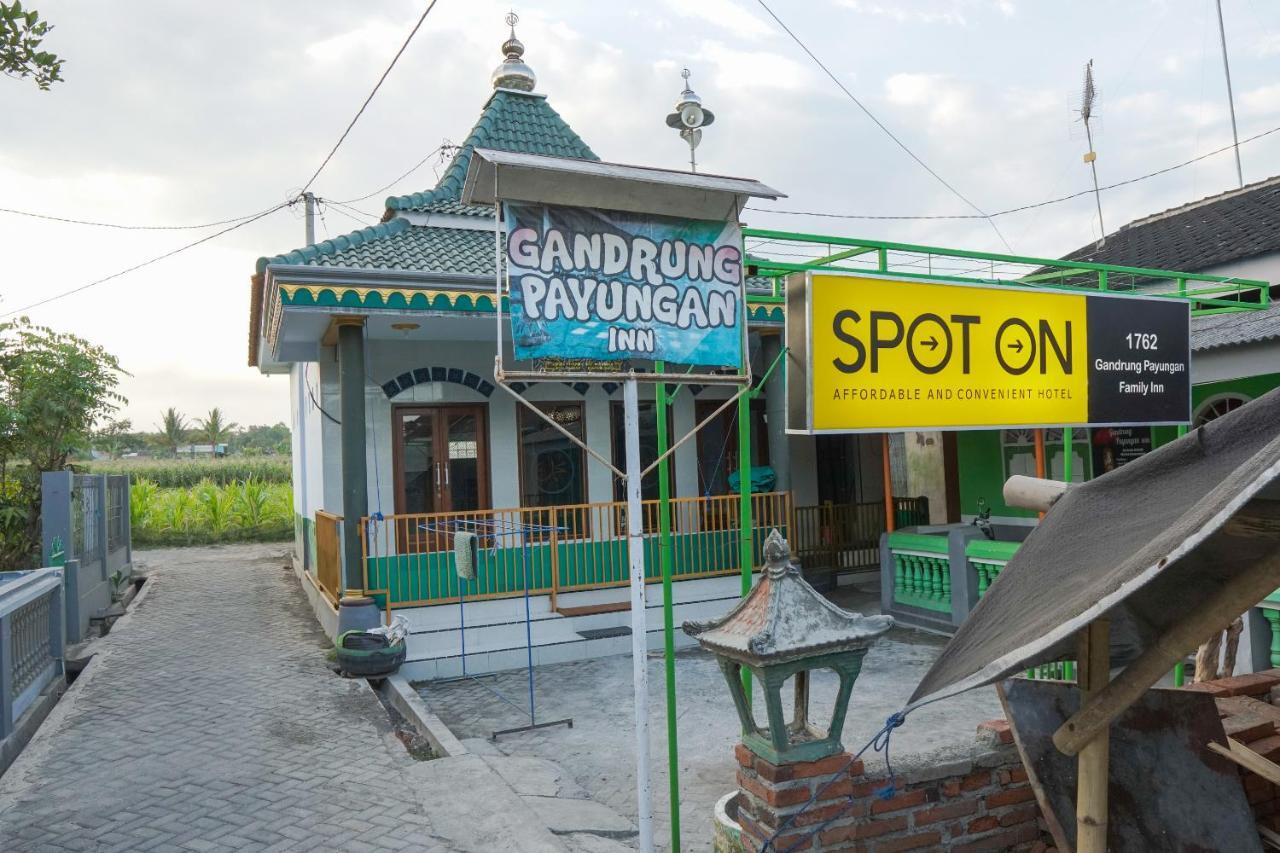 Gandrung Payungan Family Inn Banyuwangi  Exteriör bild